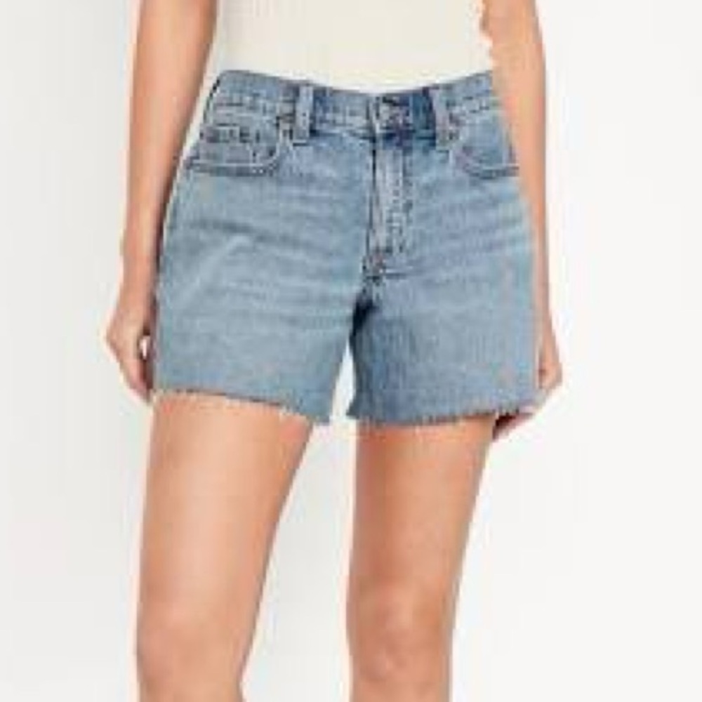 🚨 Old Navy Midrise Boyfriend Shorts